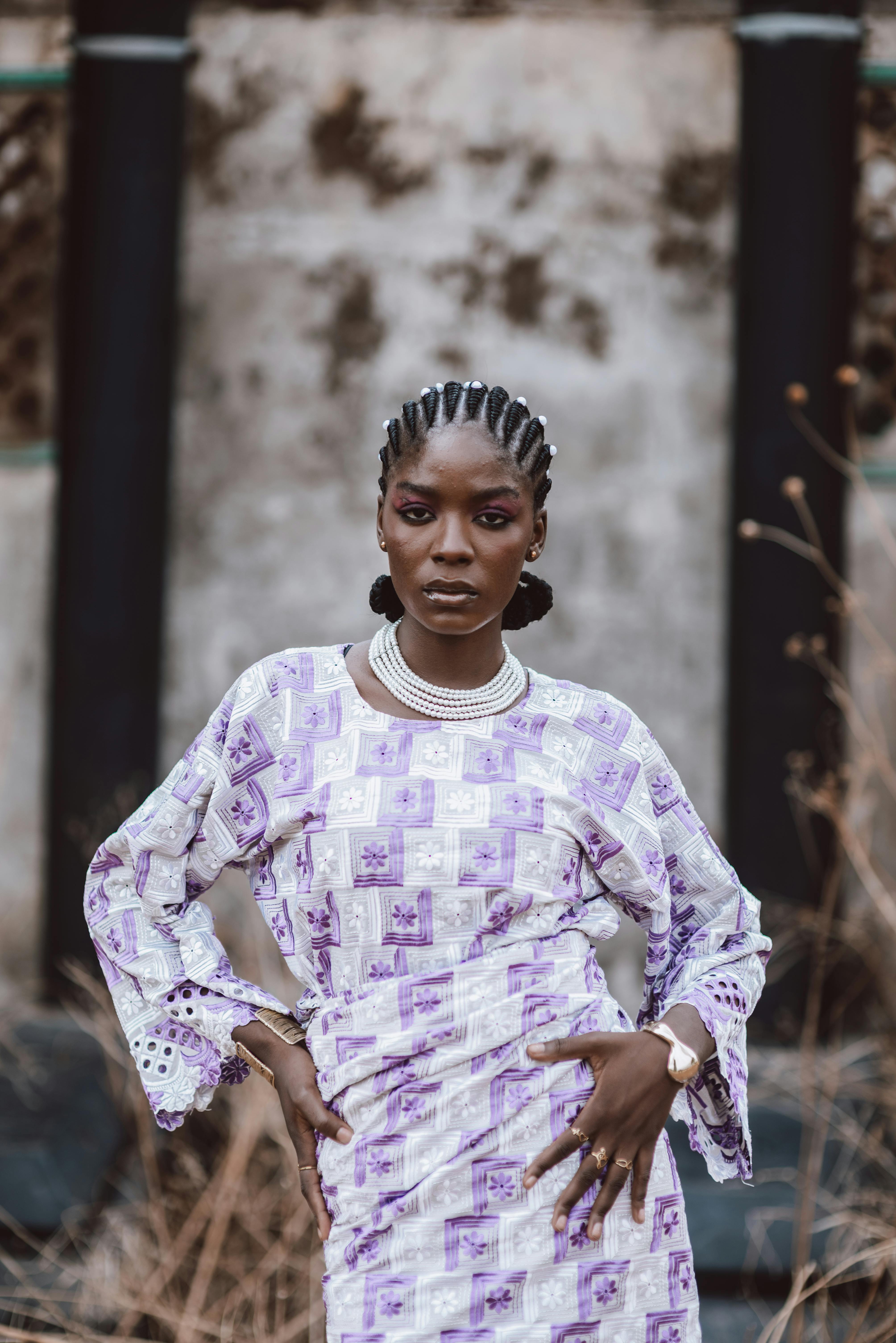 Entrepreneure africaine, pose confiante