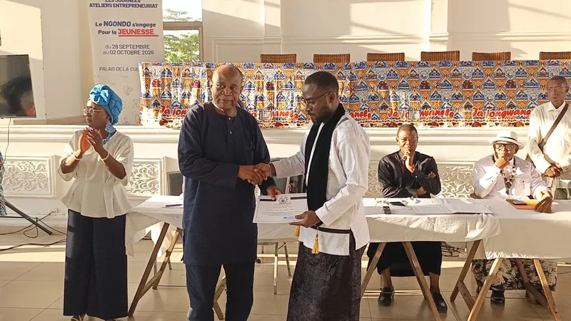 Une autre remise d’attestation, sous les applaudissements